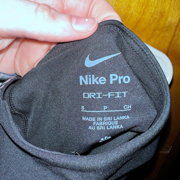 Nike - Picture 3 of 3